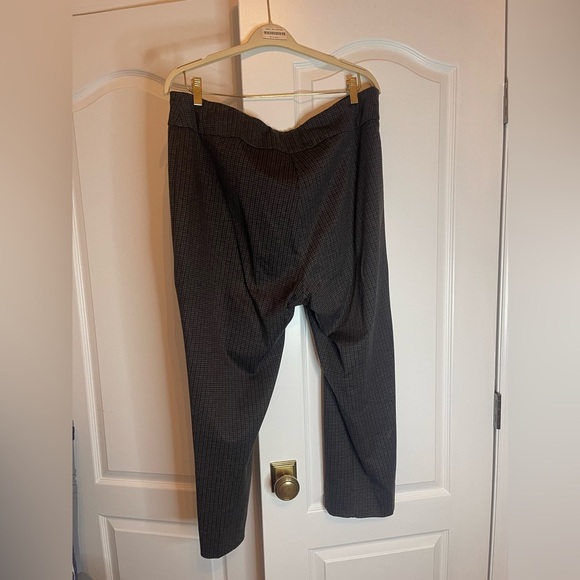 Ryan Wythe pull on pants houndstooth/ checked pattern size 18W - Picture 5 of 5